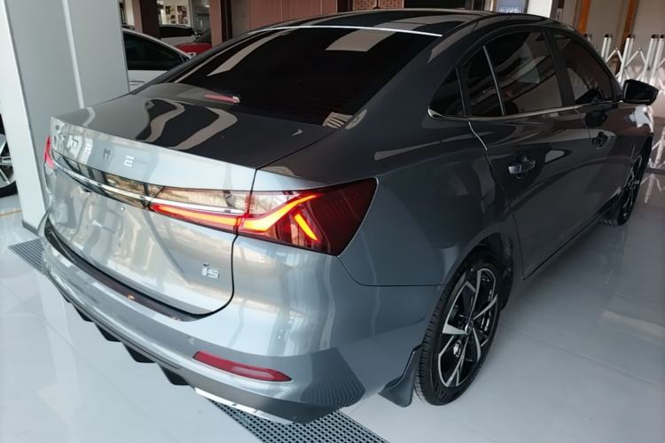 Used Roewe i5 2024 1.5L CVT Luxury Edition Rear Right 45 Deg