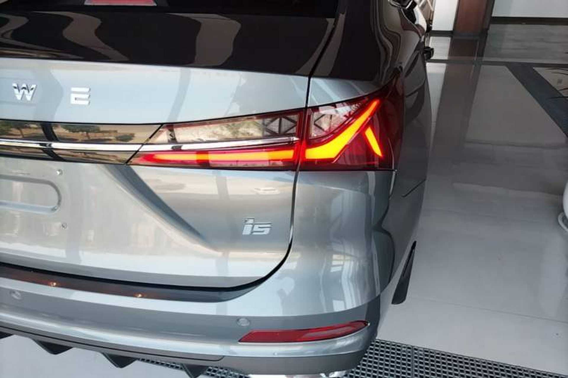 Used Roewe i5 2024 1.5L CVT Luxury Edition Right Rear Taillight