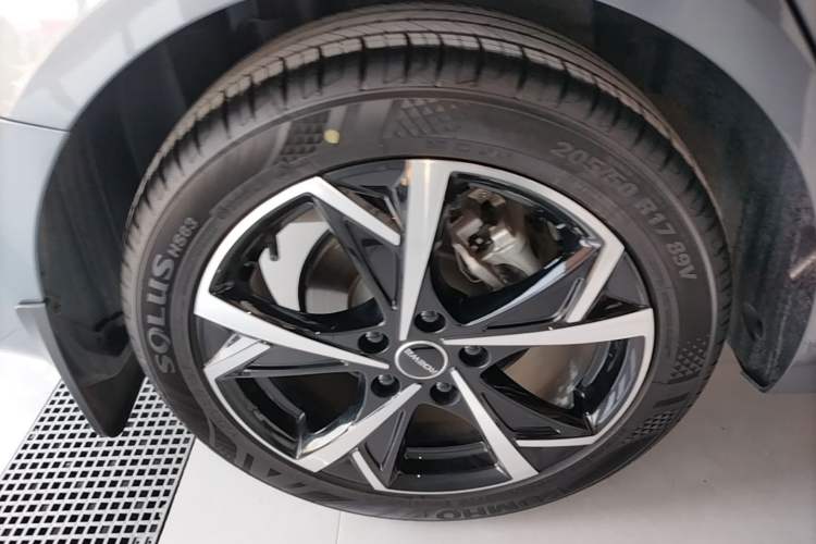 Used Roewe i5 2024 1.5L CVT Luxury Edition Right Rear Wheel Hub