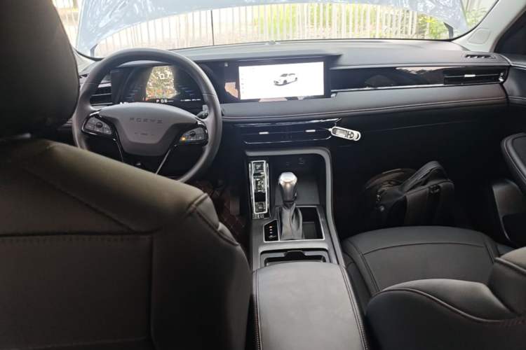 Used Roewe i5 2024 1.5L CVT Luxury Edition Center Console