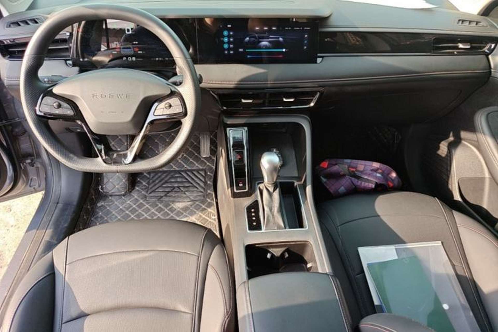 Used Roewe i5 2024 1.5L CVT Luxury Edition Center Console