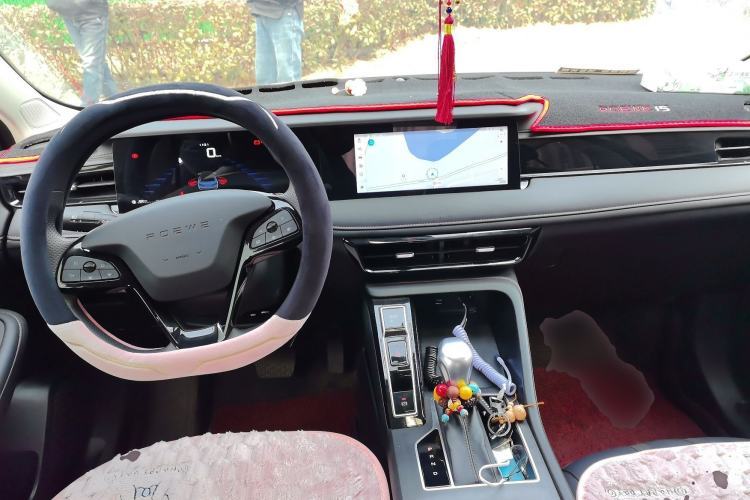 Used Roewe i5 2024 1.5L CVT Luxury Edition Center Console