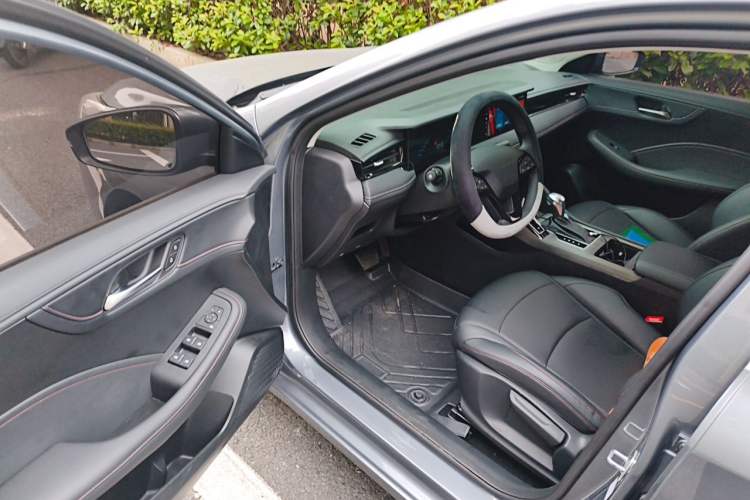 Used Roewe i5 2024 1.5L CVT Luxury Edition Driver Seat