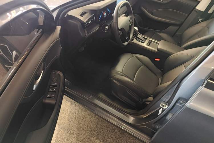 Used Roewe i5 2024 1.5L CVT Luxury Edition Driver Seat