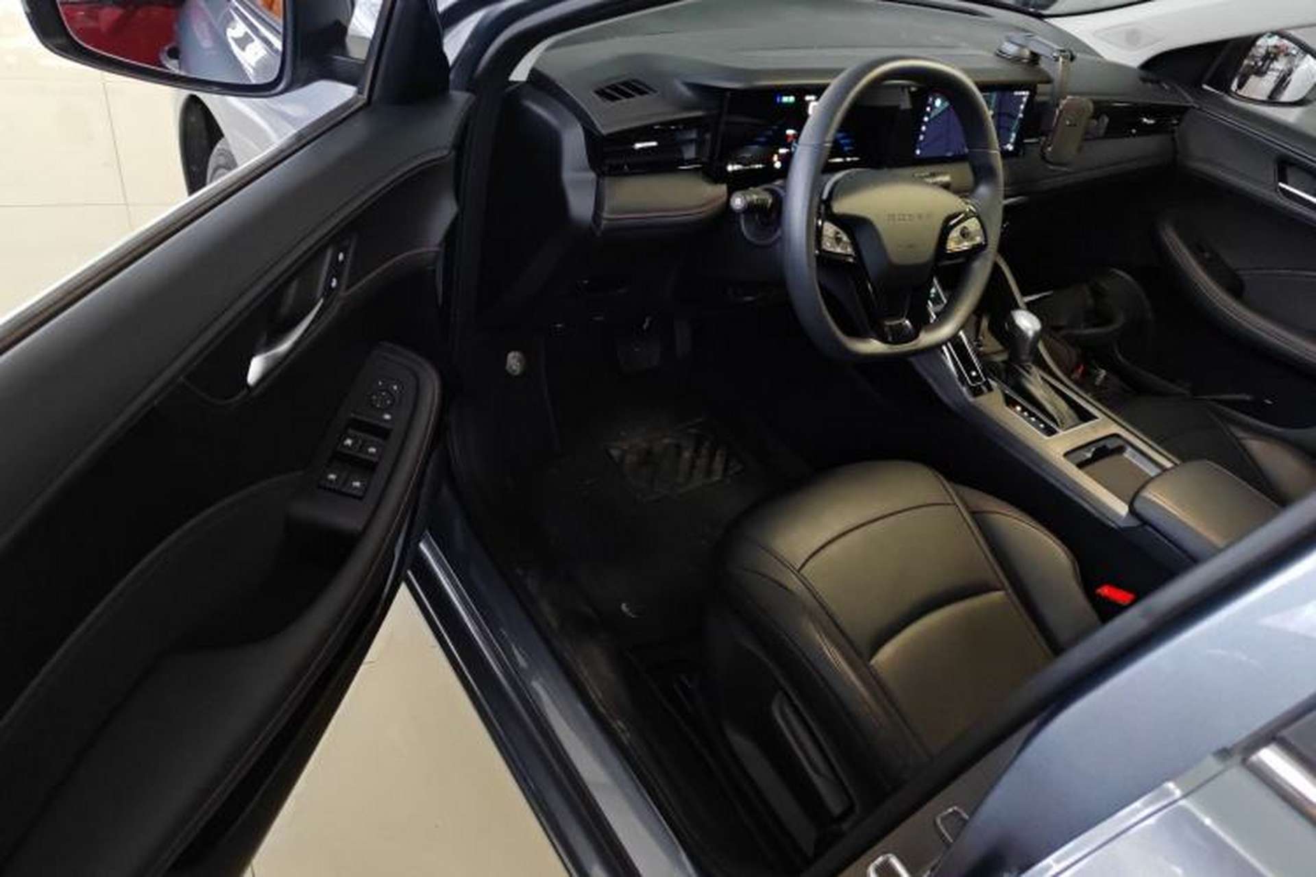Used Roewe i5 2024 1.5L CVT Luxury Edition Driver Seat