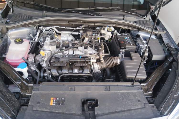 Used Roewe i5 2024 1.5L CVT Luxury Edition Engine Bay