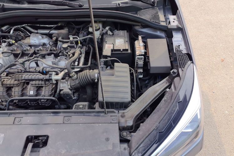 Used Roewe i5 2024 1.5L CVT Luxury Edition Engine Bay Left