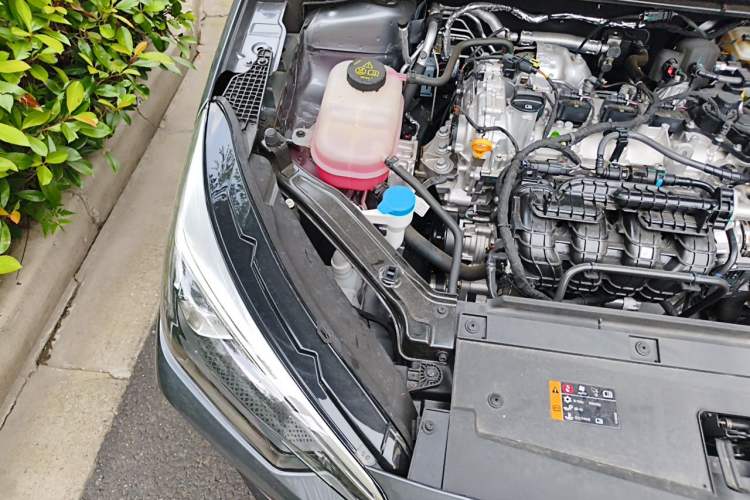 Used Roewe i5 2024 1.5L CVT Luxury Edition Engine Bay Right