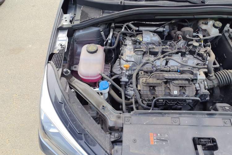 Used Roewe i5 2024 1.5L CVT Luxury Edition Engine Bay Right