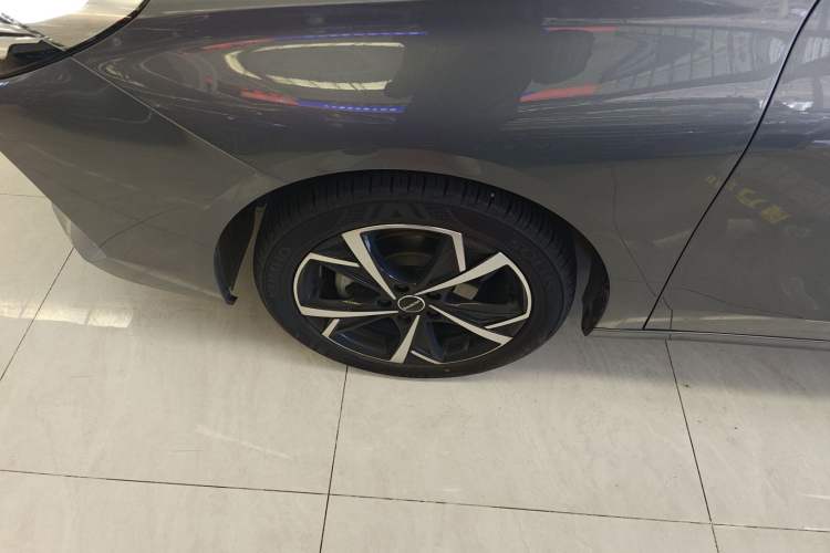 Used Roewe i5 2024 1.5L CVT Luxury Edition Exterior 1