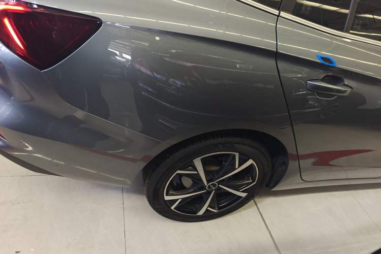 Used Roewe i5 2024 1.5L CVT Luxury Edition Exterior 2