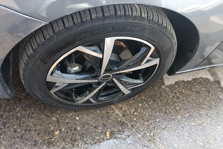 Used Roewe i5 2024 1.5L CVT Luxury Edition Exterior 4