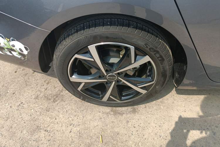 Used Roewe i5 2024 1.5L CVT Luxury Edition Exterior 5