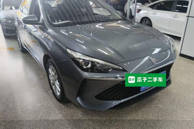 Used Roewe i5 2024 1.5L CVT Luxury Edition Front Right 45 Deg