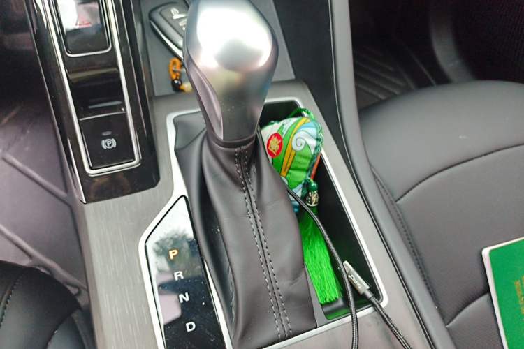Used Roewe i5 2024 1.5L CVT Luxury Edition Gear Lever