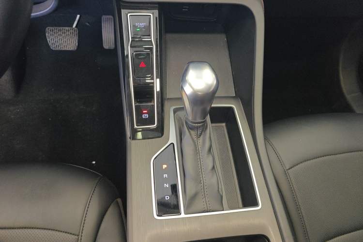 Used Roewe i5 2024 1.5L CVT Luxury Edition Gear Lever