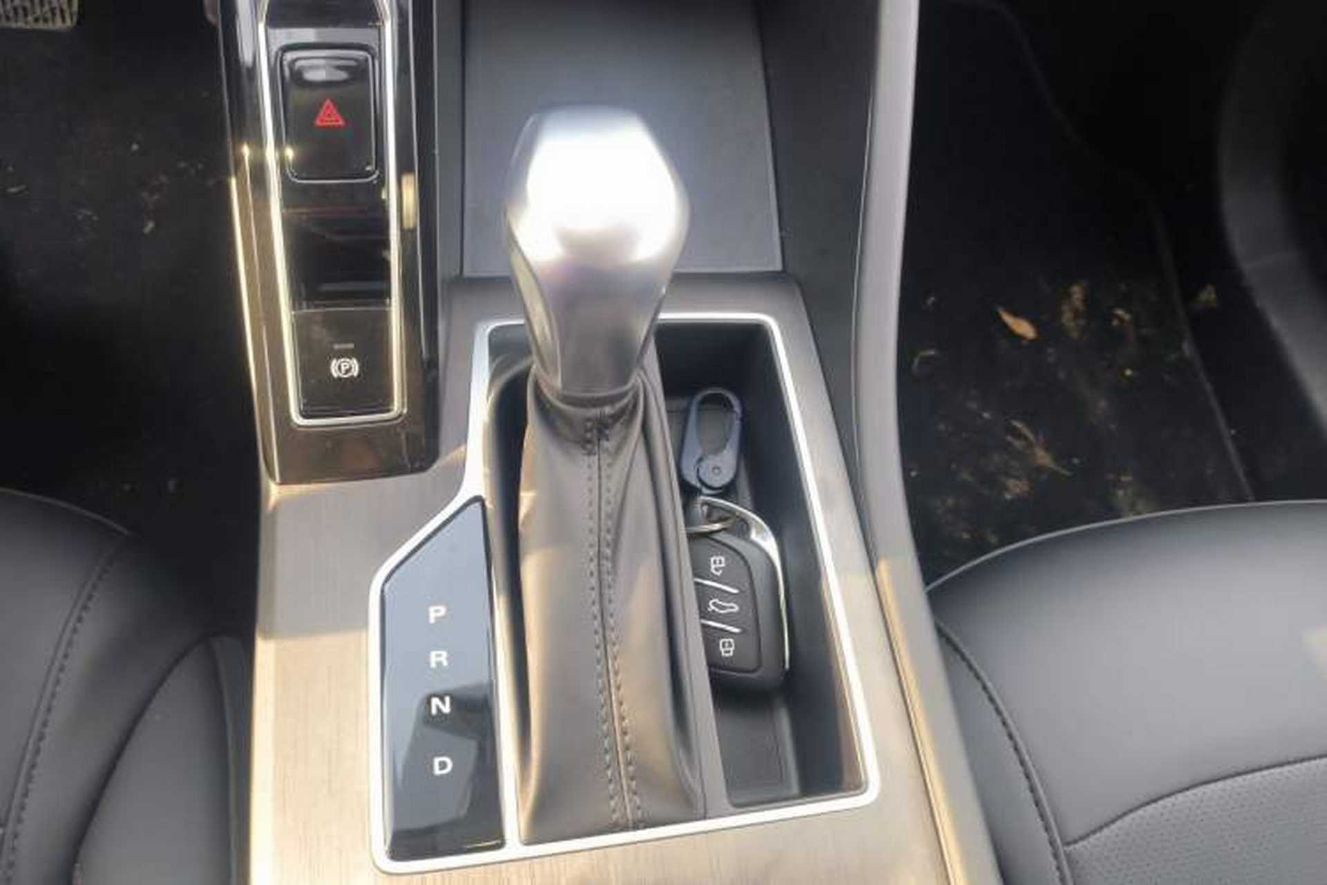 Used Roewe i5 2024 1.5L CVT Luxury Edition Gear Lever