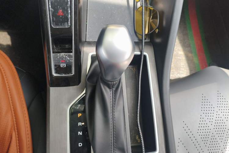 Used Roewe i5 2024 1.5L CVT Luxury Edition Gear Lever