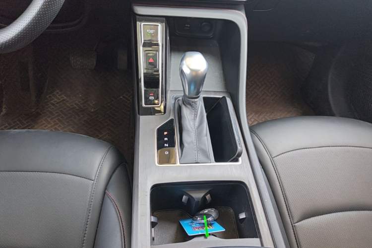 Used Roewe i5 2024 1.5L CVT Luxury Edition Gear Lever