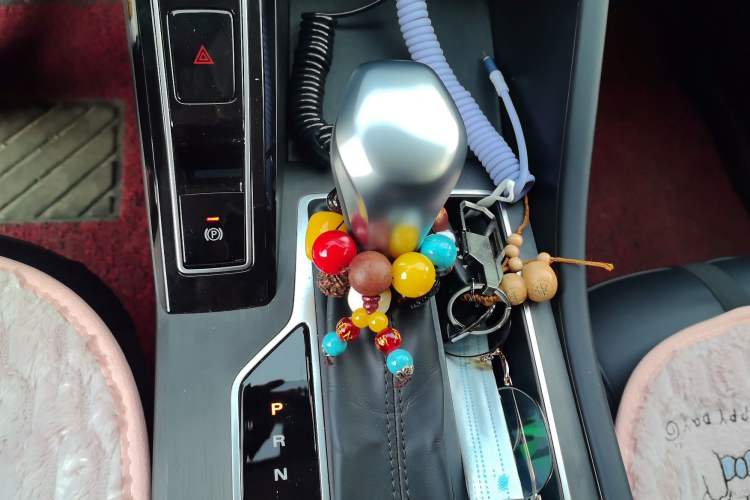 Used Roewe i5 2024 1.5L CVT Luxury Edition Gear Lever