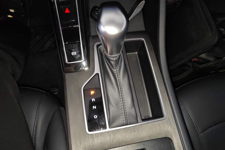 Used Roewe i5 2024 1.5L CVT Luxury Edition Gear Lever