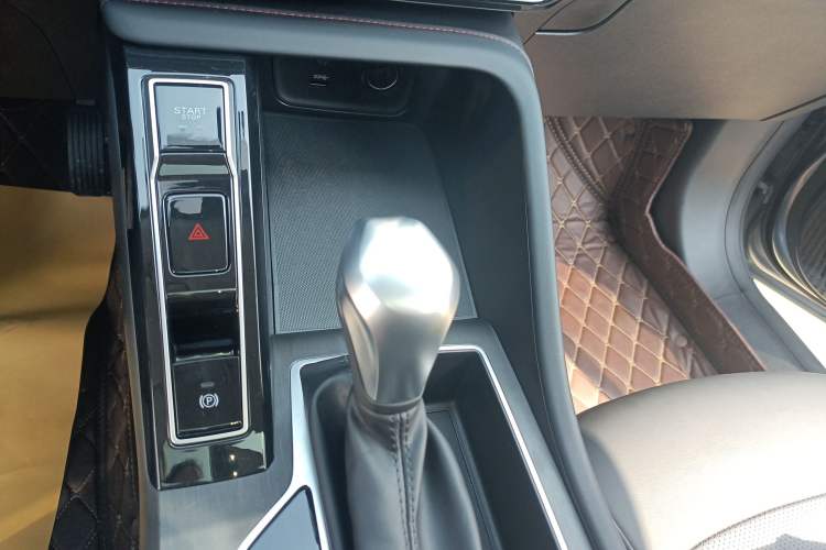 Used Roewe i5 2024 1.5L CVT Luxury Edition Gear Lever