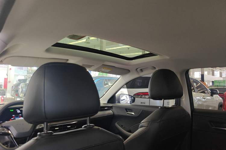 Used Roewe i5 2024 1.5L CVT Luxury Edition Headliner