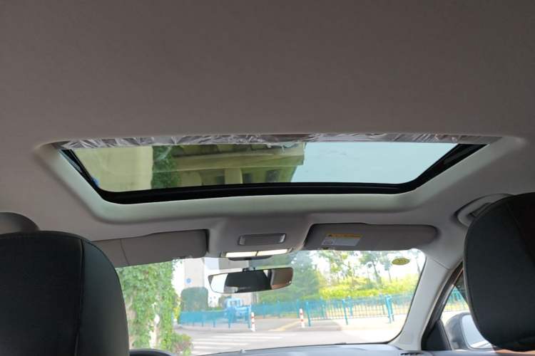Used Roewe i5 2024 1.5L CVT Luxury Edition Headliner