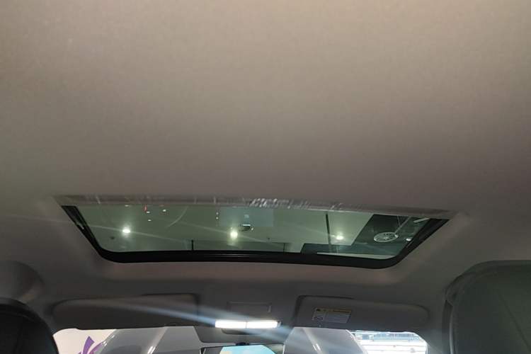Used Roewe i5 2024 1.5L CVT Luxury Edition Headliner