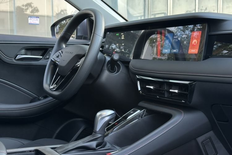 Used Roewe i5 2024 1.5L CVT Luxury Edition Interior 2