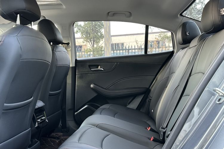 Used Roewe i5 2024 1.5L CVT Luxury Edition Interior 3