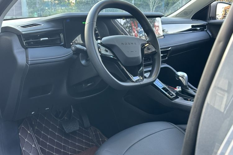 Used Roewe i5 2024 1.5L CVT Luxury Edition Interior 8