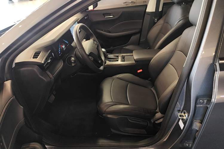 Used Roewe i5 2024 1.5L CVT Luxury Edition Left Front Seat