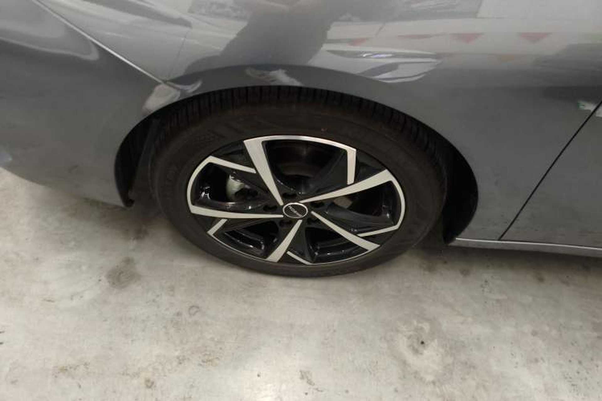 Used Roewe i5 2024 1.5L CVT Luxury Edition Left Front Wheel Hub