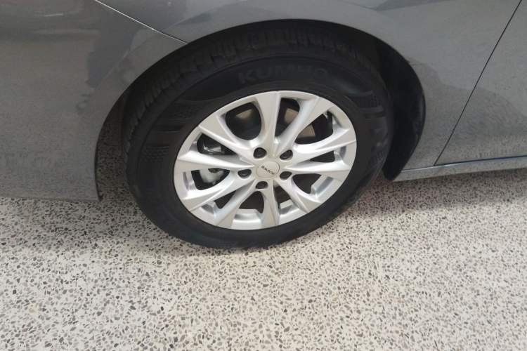 Used Roewe i5 2024 1.5L CVT Luxury Edition Left Front Wheel Hub