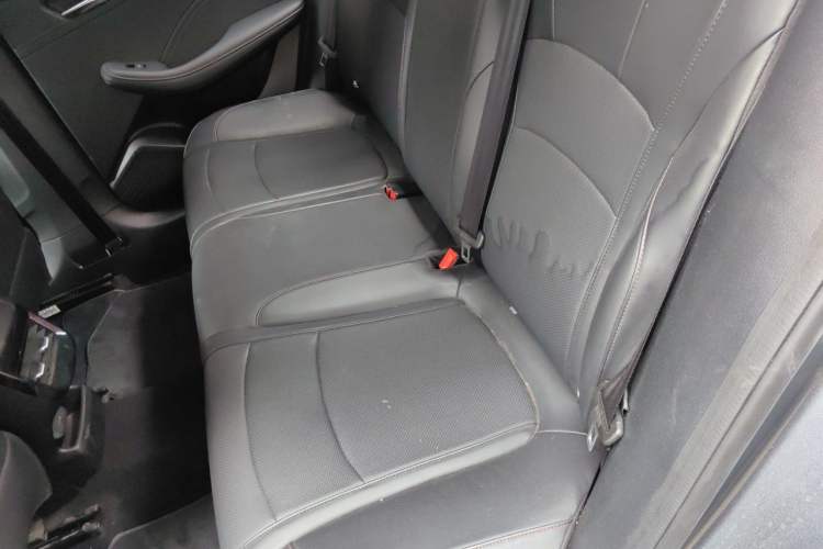 Used Roewe i5 2024 1.5L CVT Luxury Edition Left Rear Seat