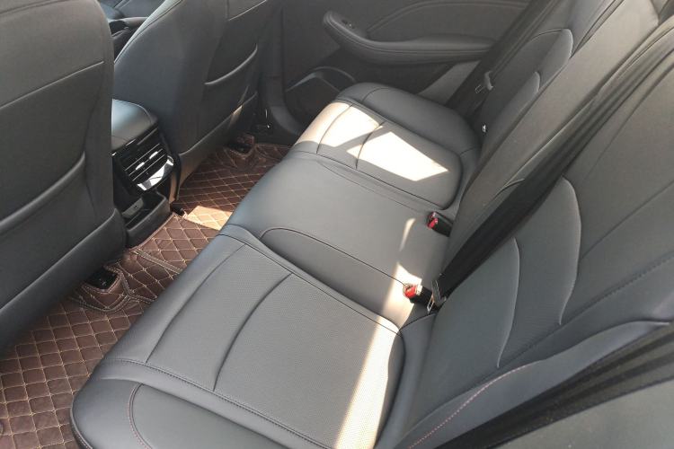 Used Roewe i5 2024 1.5L CVT Luxury Edition Left Rear Seat