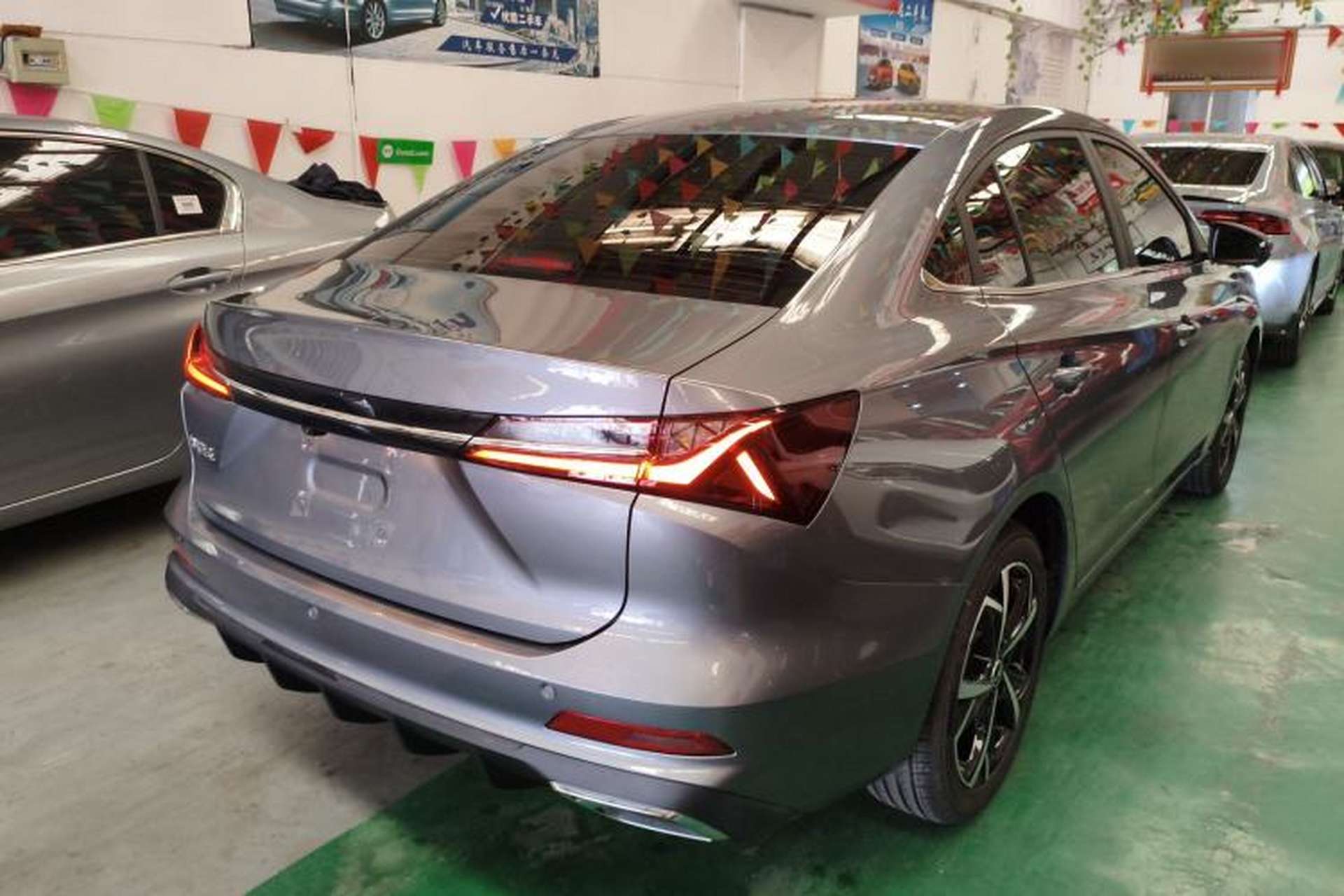 Used Roewe i5 2024 1.5L CVT Luxury Edition Rear Right 45 Deg