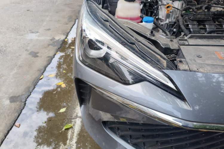 Used Roewe i5 2024 1.5L CVT Luxury Edition Right Front Headlight