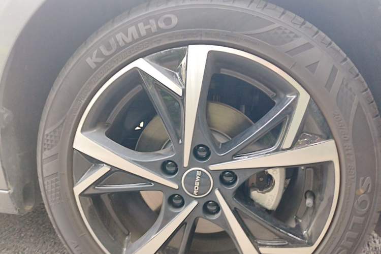 Used Roewe i5 2024 1.5L CVT Luxury Edition Right Front Wheel Hub