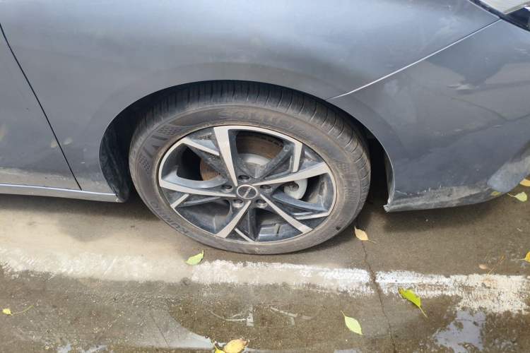 Used Roewe i5 2024 1.5L CVT Luxury Edition Right Front Wheel Hub