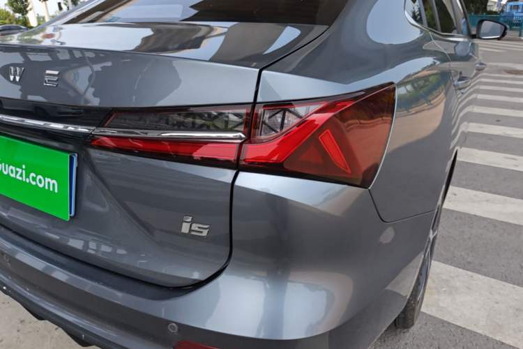 Used Roewe i5 2024 1.5L CVT Luxury Edition Right Rear Taillight