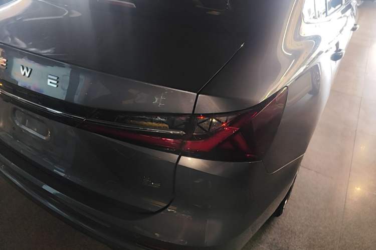 Used Roewe i5 2024 1.5L CVT Luxury Edition Right Rear Taillight