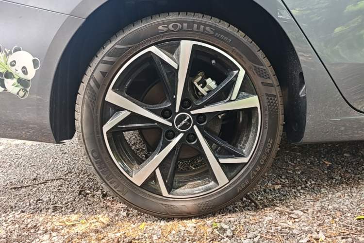 Used Roewe i5 2024 1.5L CVT Luxury Edition Right Rear Wheel Hub