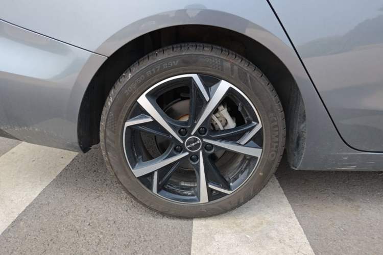 Used Roewe i5 2024 1.5L CVT Luxury Edition Right Rear Wheel Hub