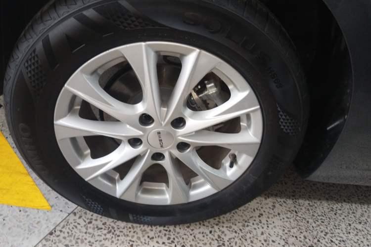 Used Roewe i5 2024 1.5L CVT Luxury Edition Right Rear Wheel Hub