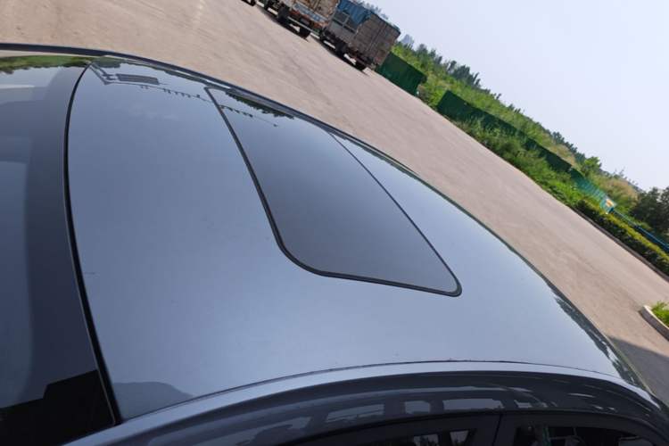 Used Roewe i5 2024 1.5L CVT Luxury Edition Roof