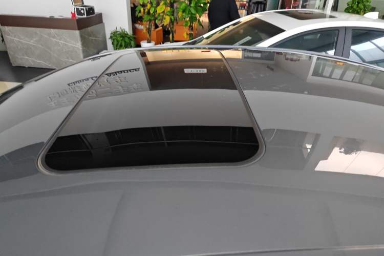 Used Roewe i5 2024 1.5L CVT Luxury Edition Roof