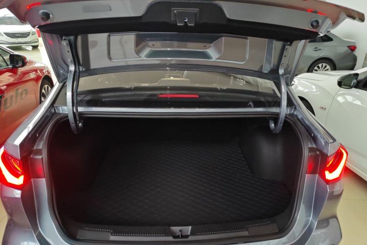 Used Roewe i5 2024 1.5L CVT Luxury Edition Trunk