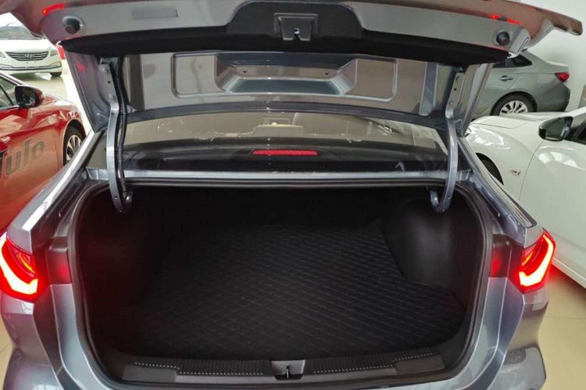 Used Roewe i5 2024 1.5L CVT Luxury Edition Trunk